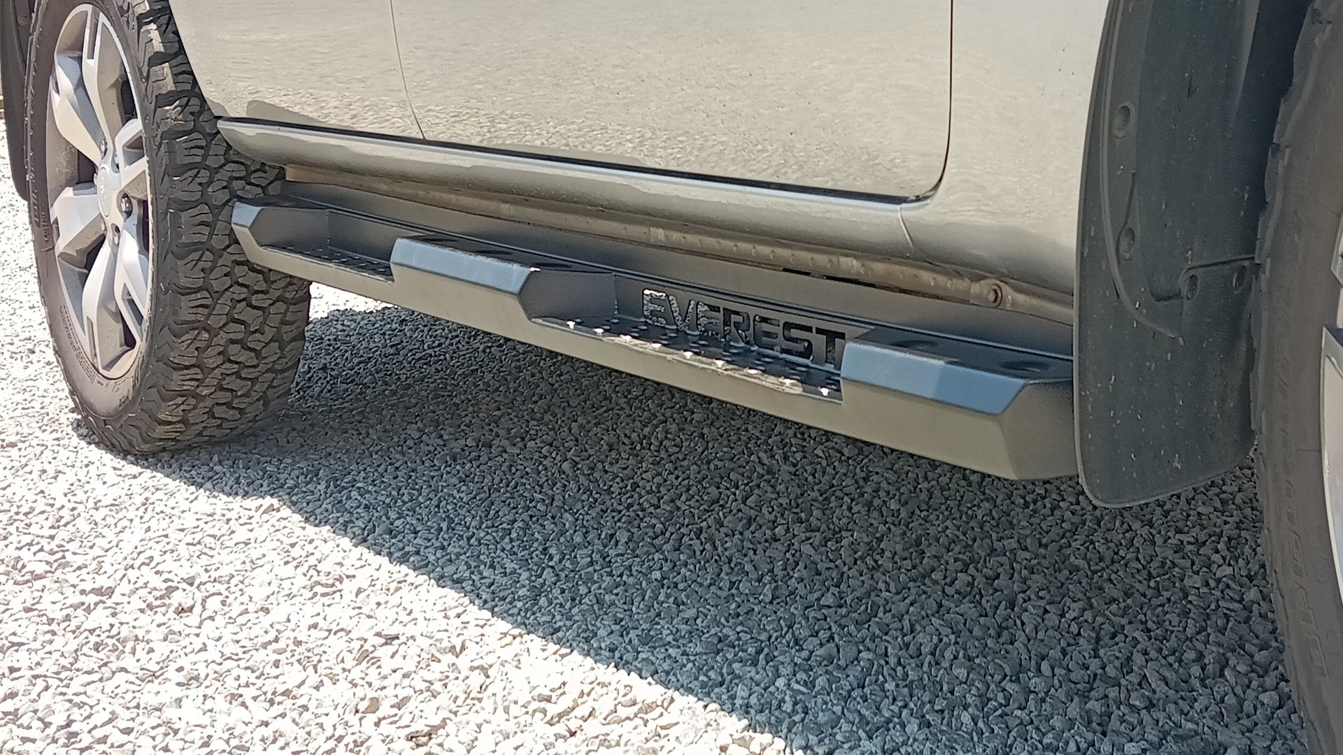 Ford Ranger T7 Heavy-Duty Steel Rock Sliders: Ultimate Off-Road Side Protection