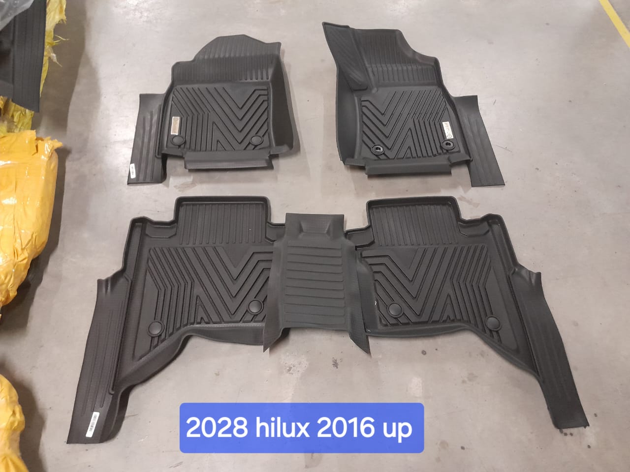 HILUX 2016 UP PREMUIM MAT SET